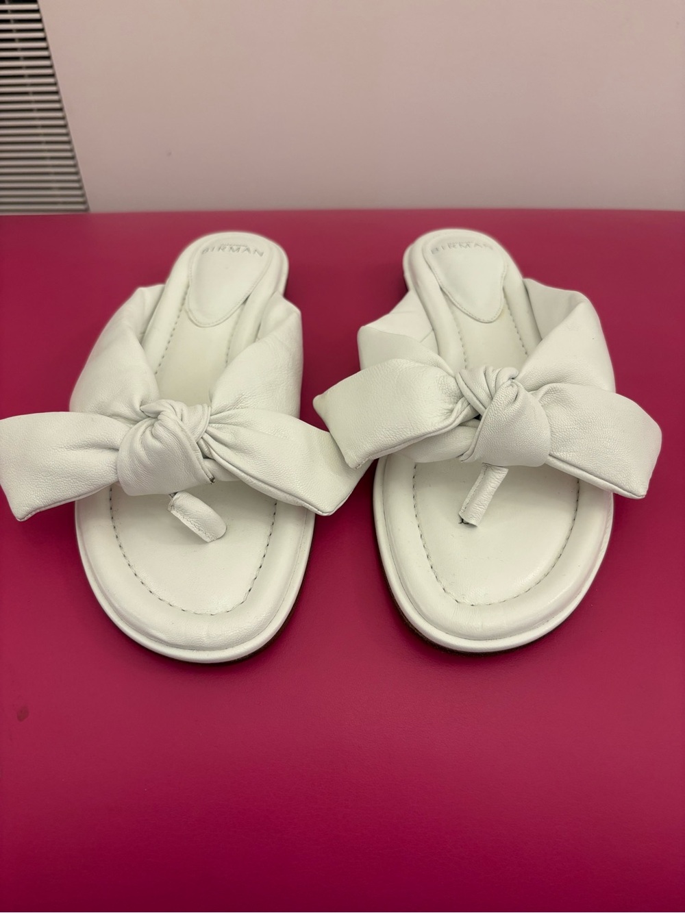 Alexandre Birman White Bow Toe-Loop Sandals